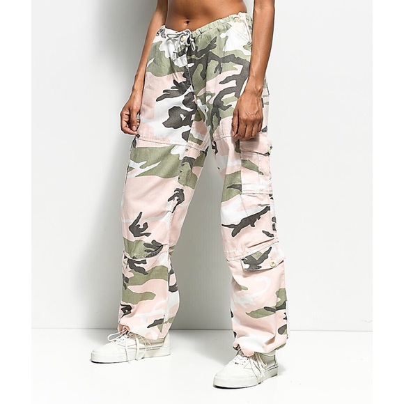 Urban Outfitters Pants - Insta Baddie Camo Pants S